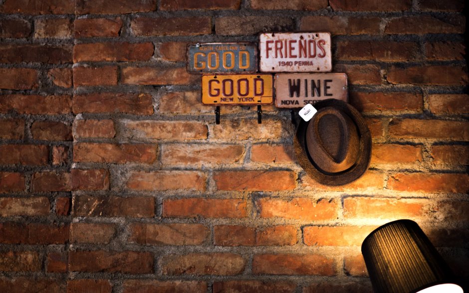 Кирпичная стена в баре