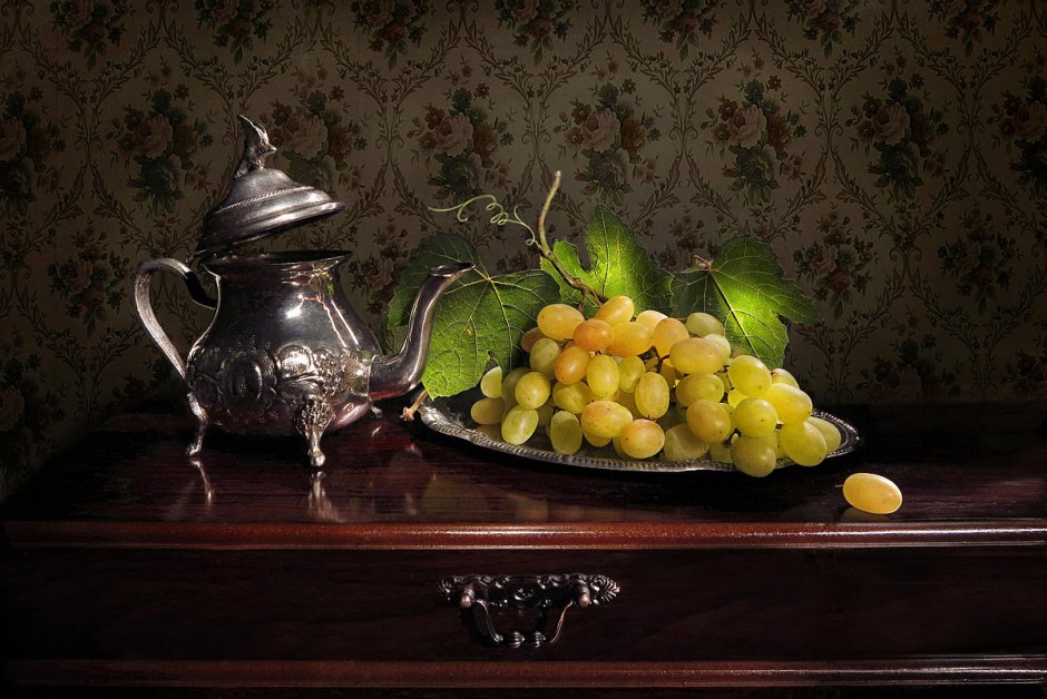 Натюрморт с подносом