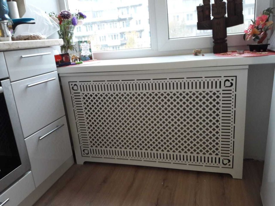 Экран радиатора из фанеры