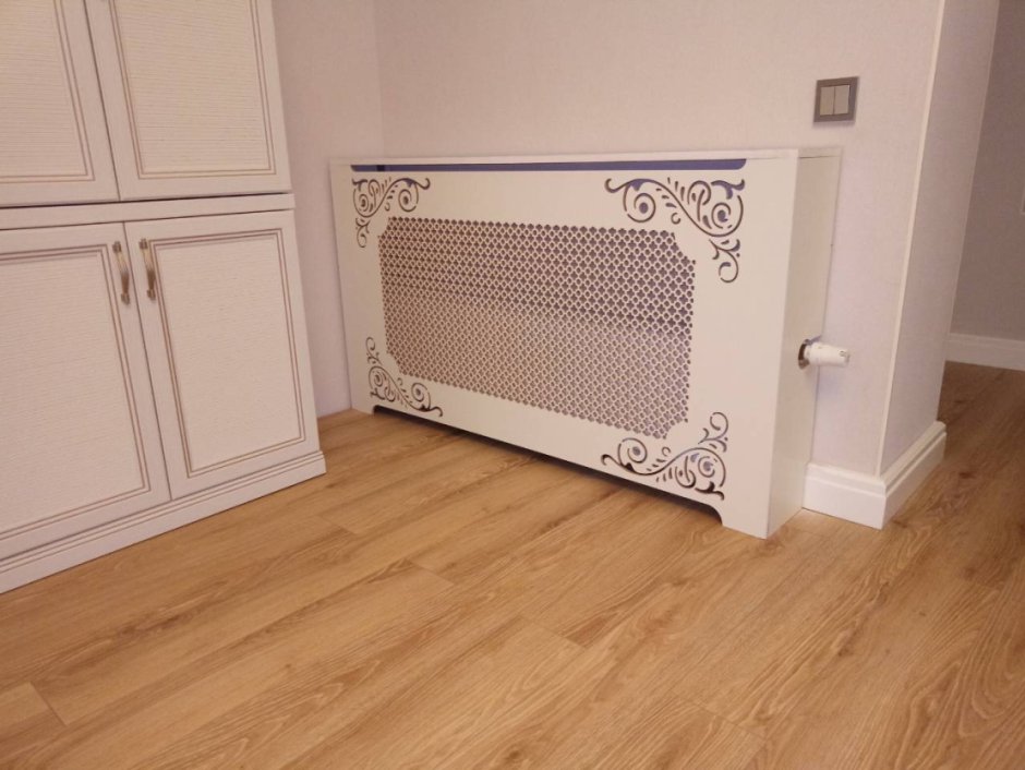 Лепнина на экранах батареи