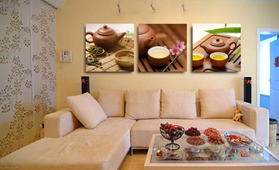 Обои в виде картины на стене на красной кухне