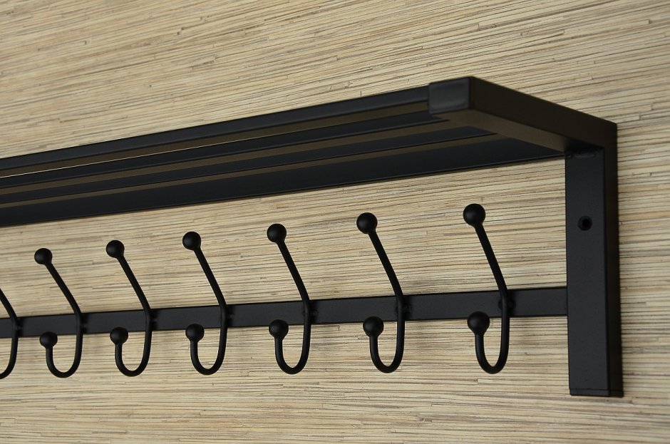 Вешалка настенная из поддона