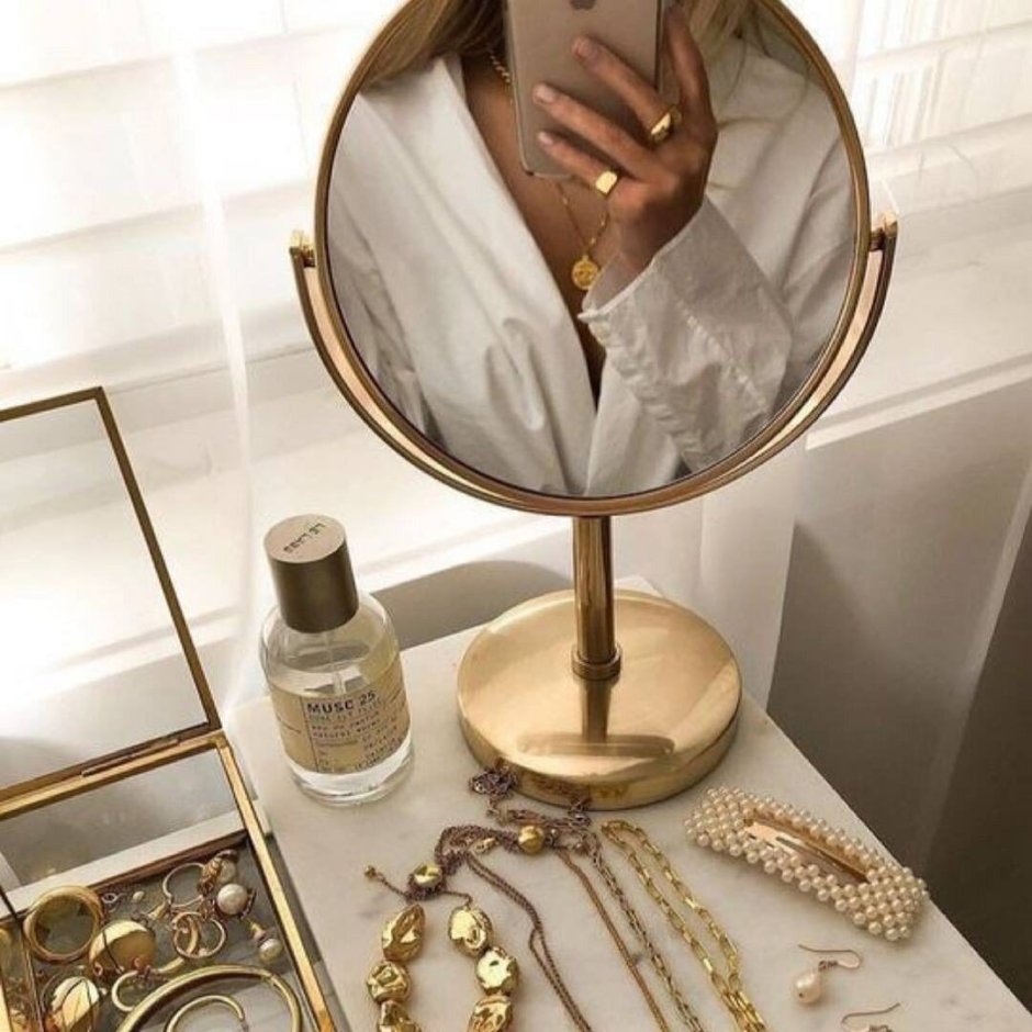 Декор зеркала дисками