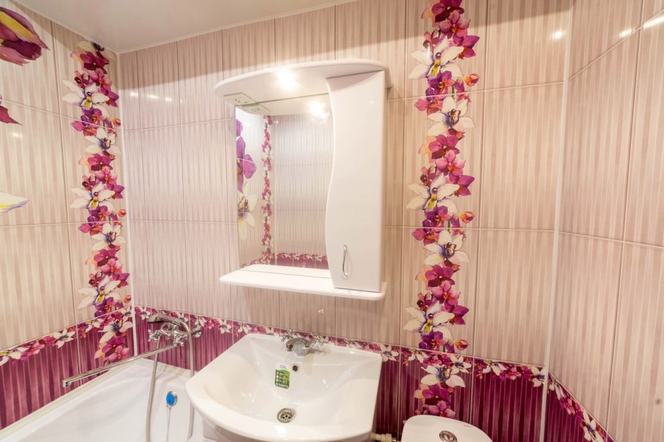 Панели с орхидеями в ванной