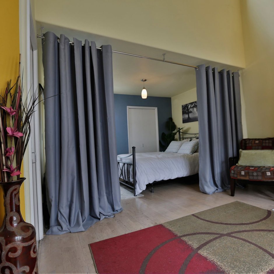 Зонирование шторами