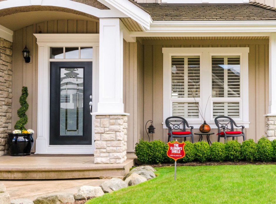 Загородный дом входная группа