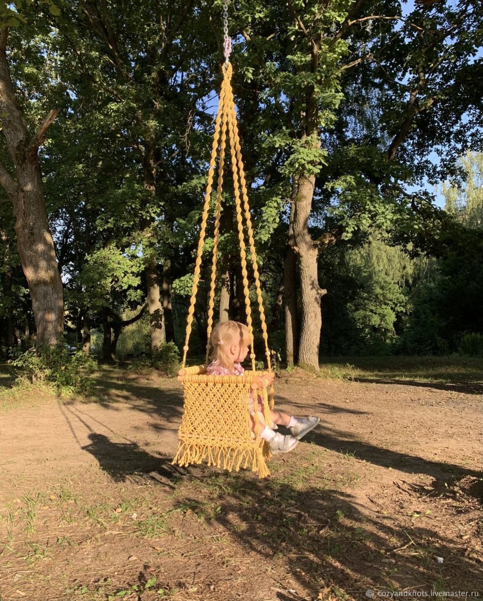 Детские качели в технике макраме