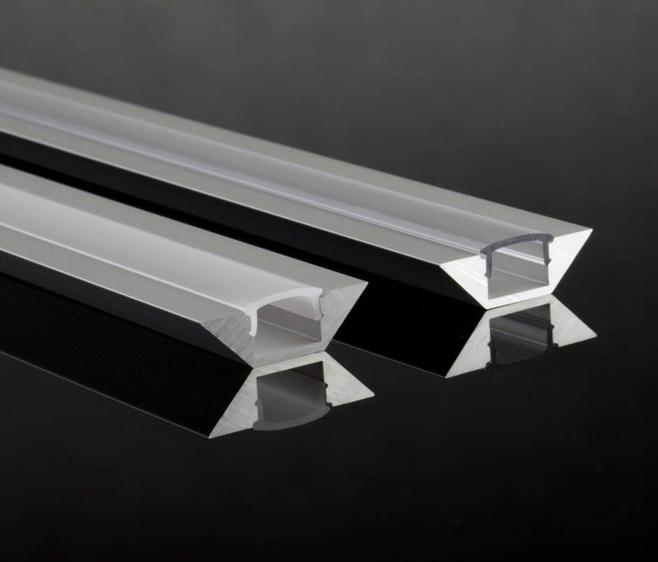 Алюминиевый профиль 880 (2000х30х30мм с рассеивателем)