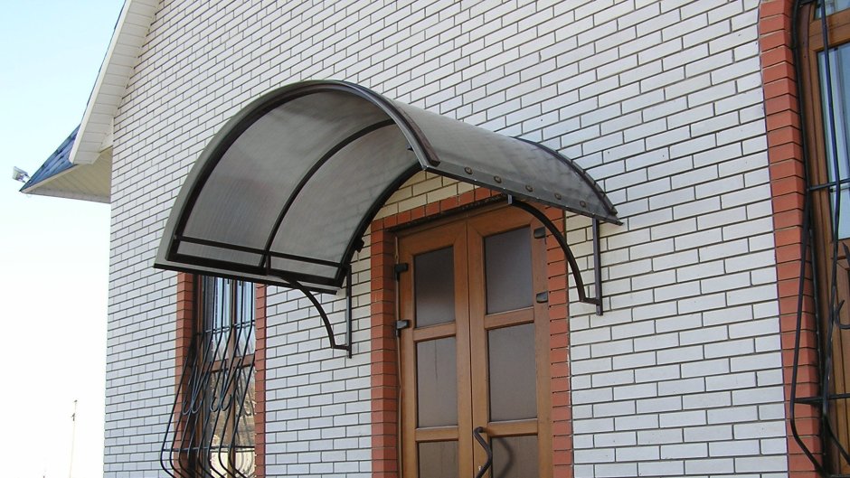 Навес над крыльцом