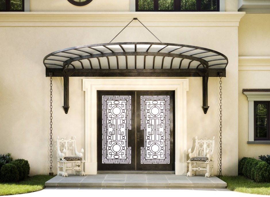 Козырек над дверью