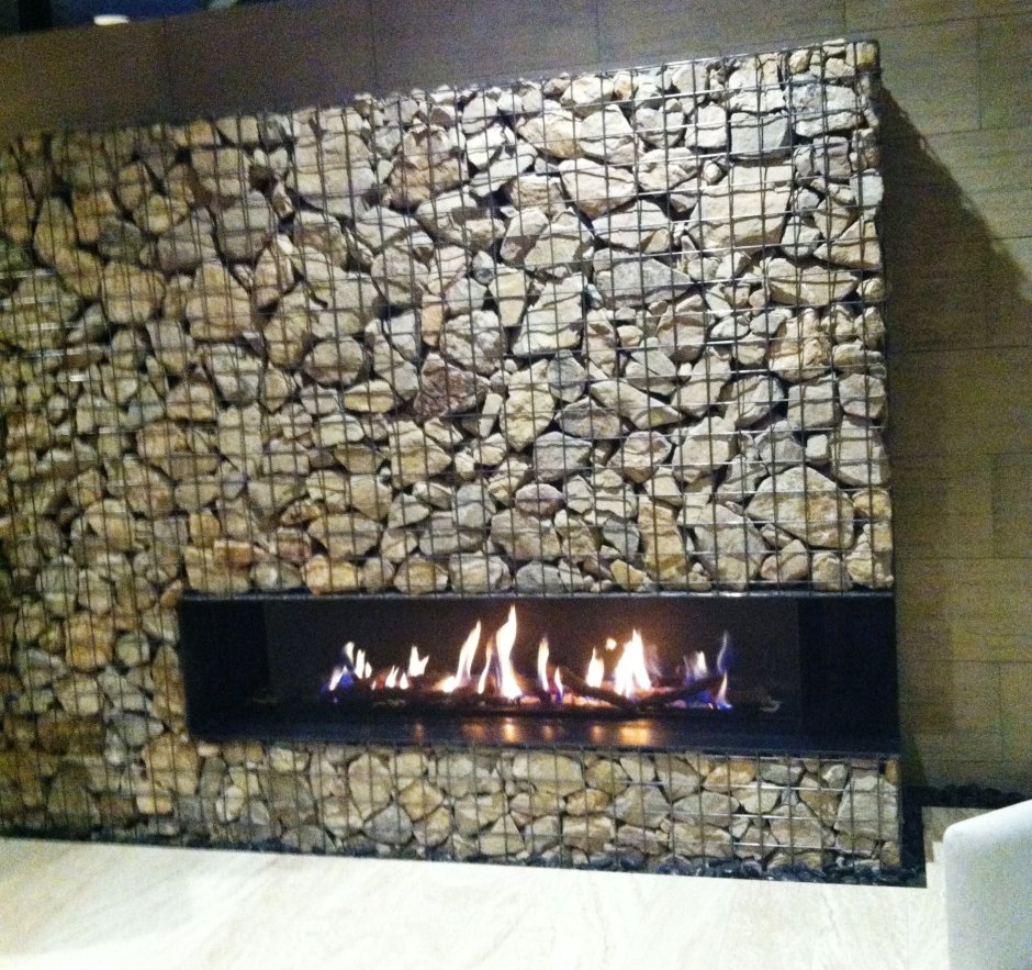 Камин из габиона