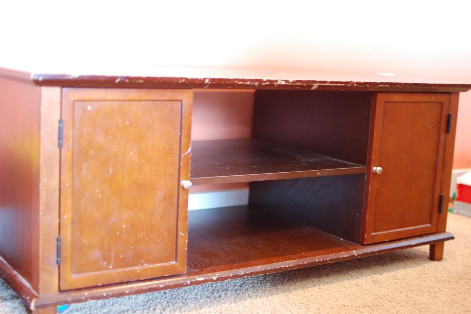 Тумба под телевизор из старой мебели