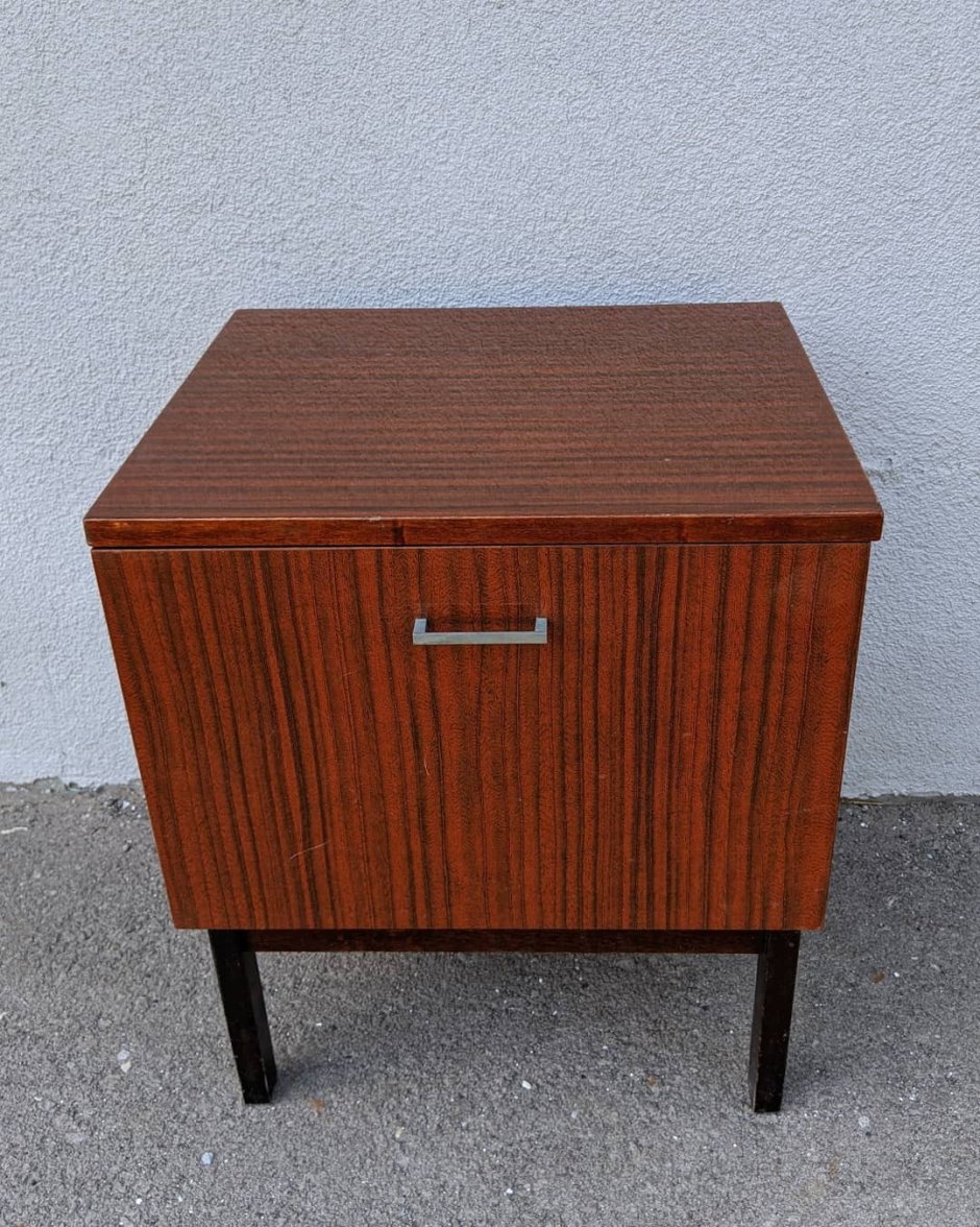 Советская тумба на ножках