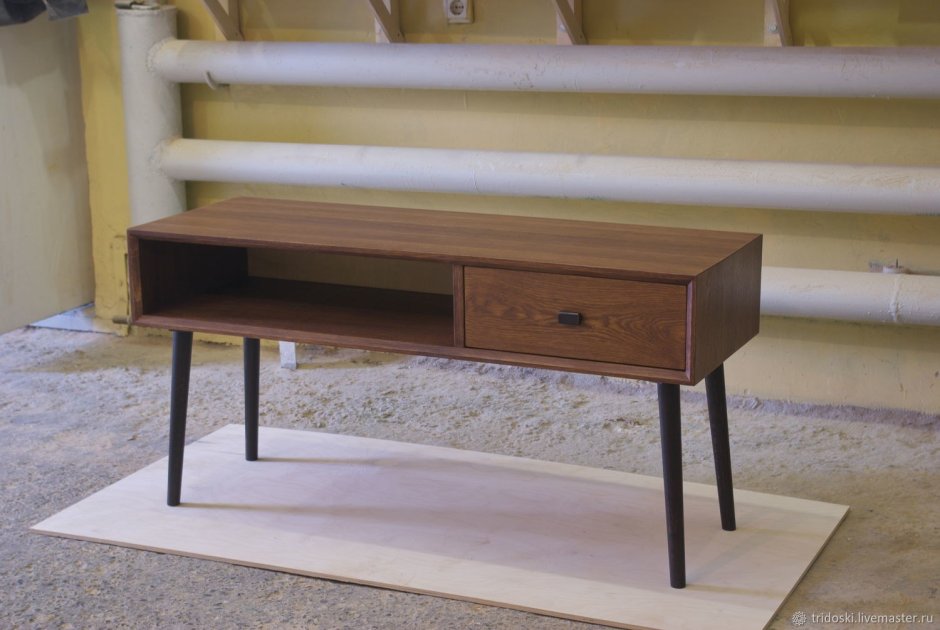 Тумбочка в стиле ретро