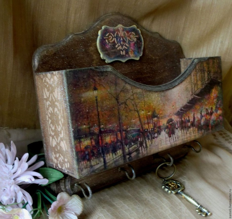 Декупаж вешалки