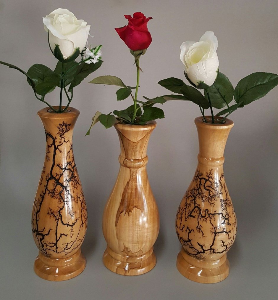 Деревянная ваза для сухоцветов