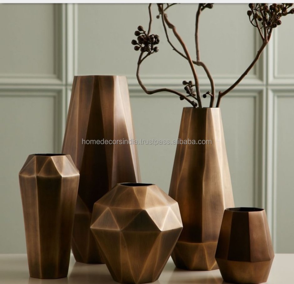 Ваза с бумажками