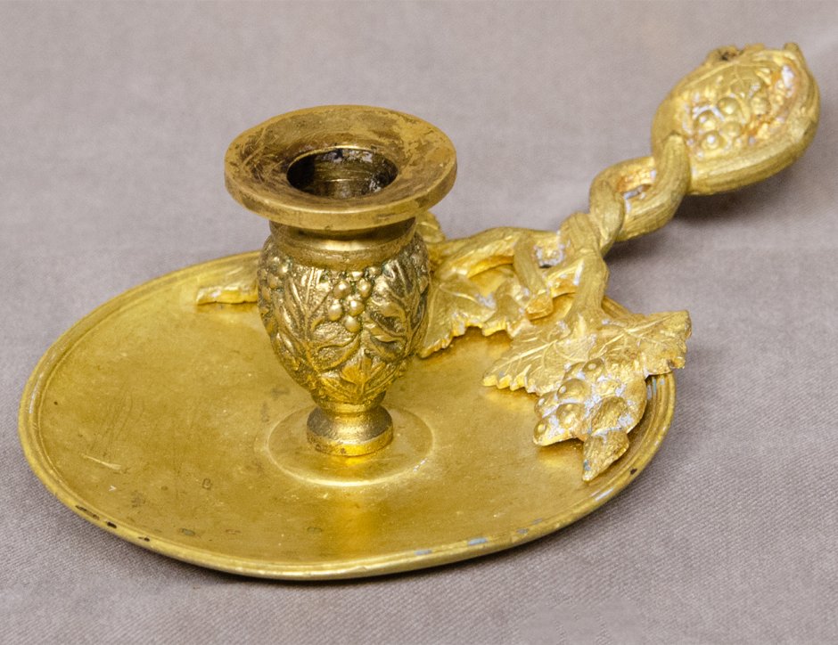 Латунный подсвечник с ручкой