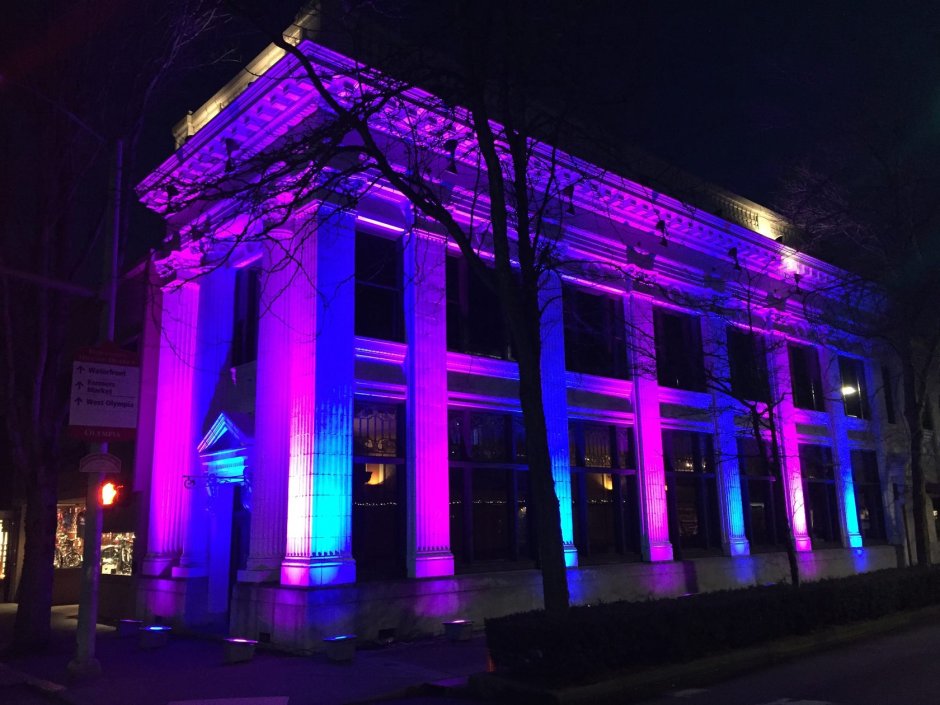 Цветные прожекторы для подсветки зданий