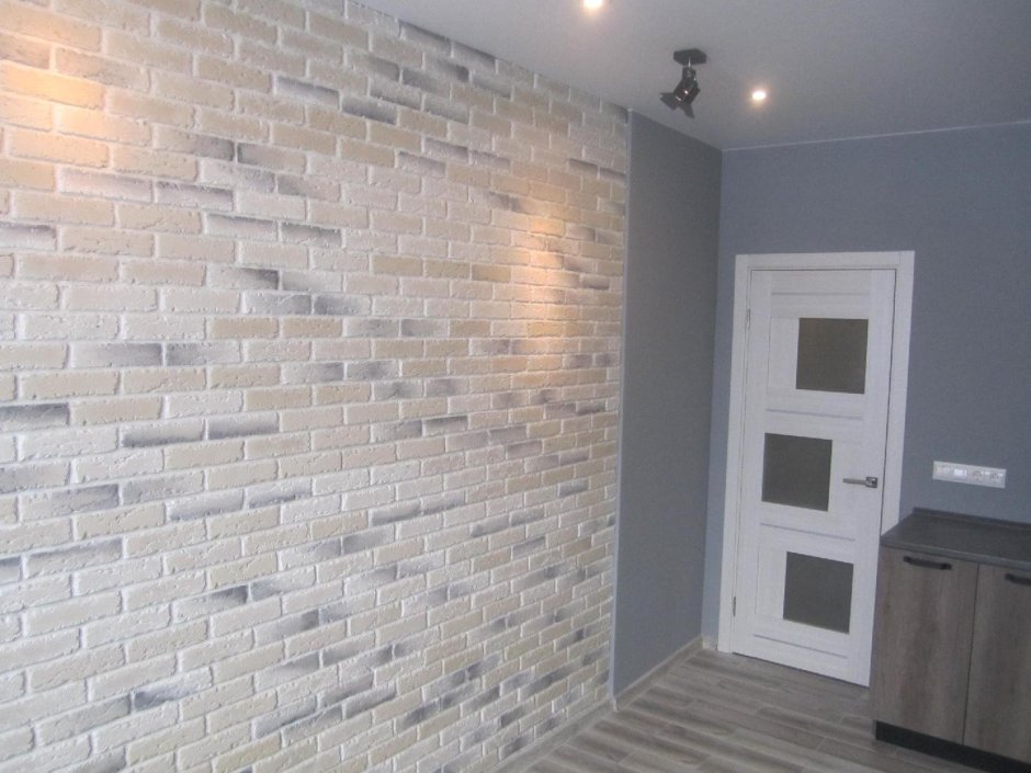 Плинтус на декоративный кирпич