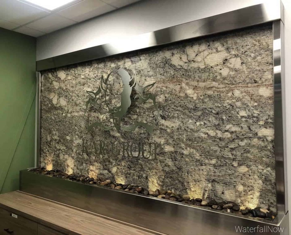 Фонтан на стене в квартире