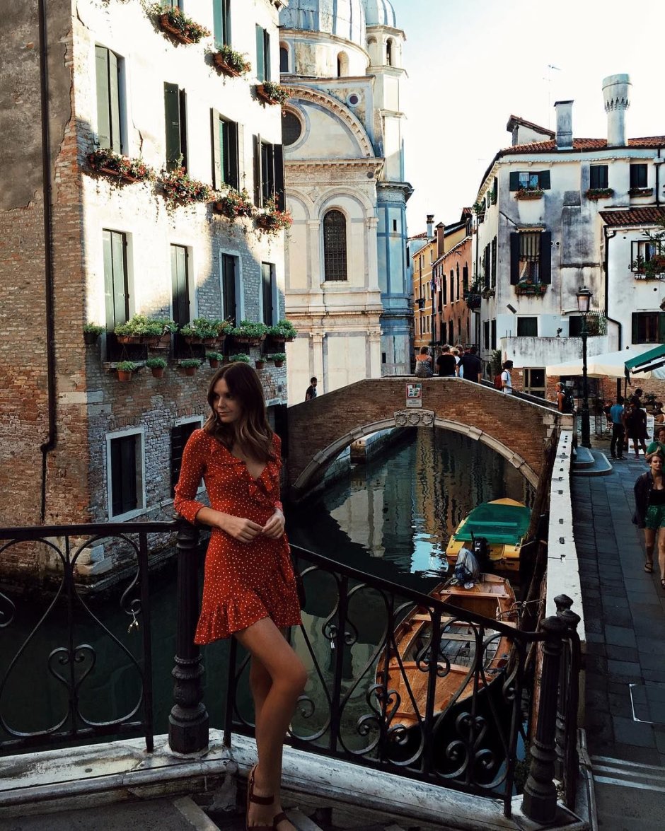 Красивые девушки в Венеции