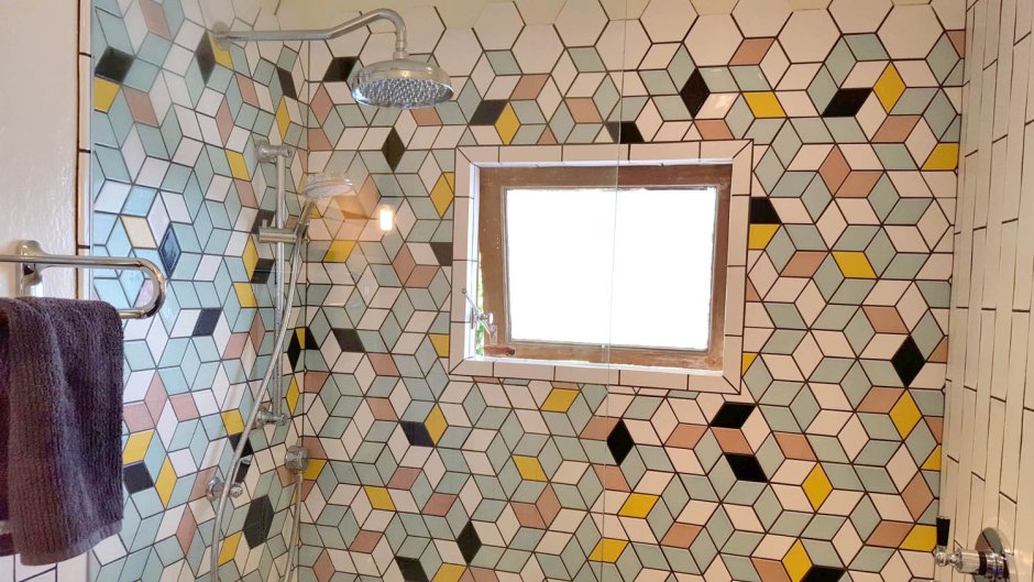 Шестигранная мозаика в ванной