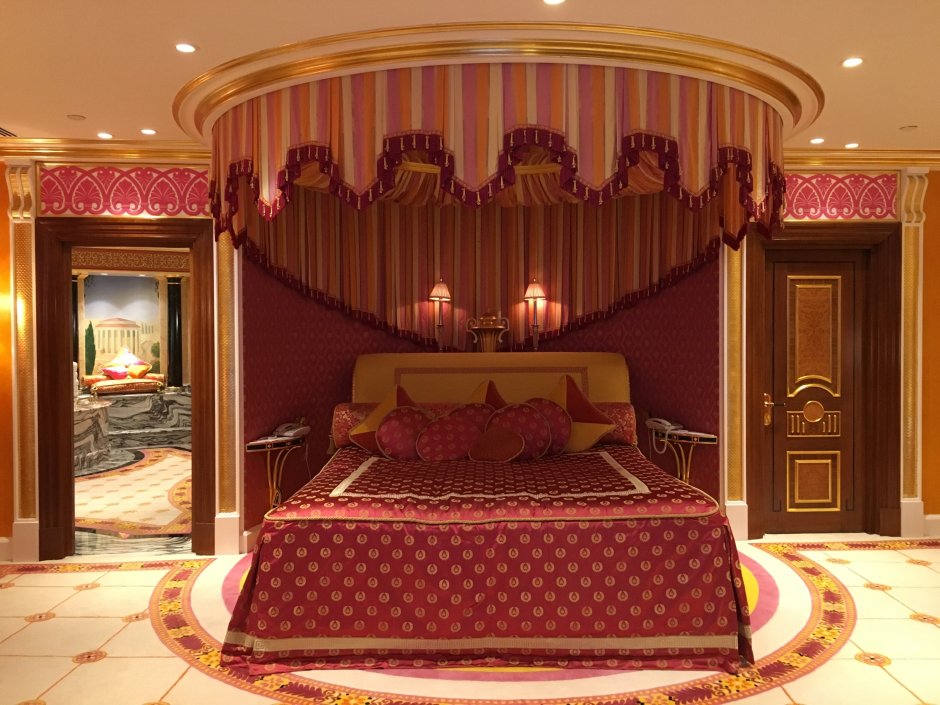 Спальня в богатом стиле