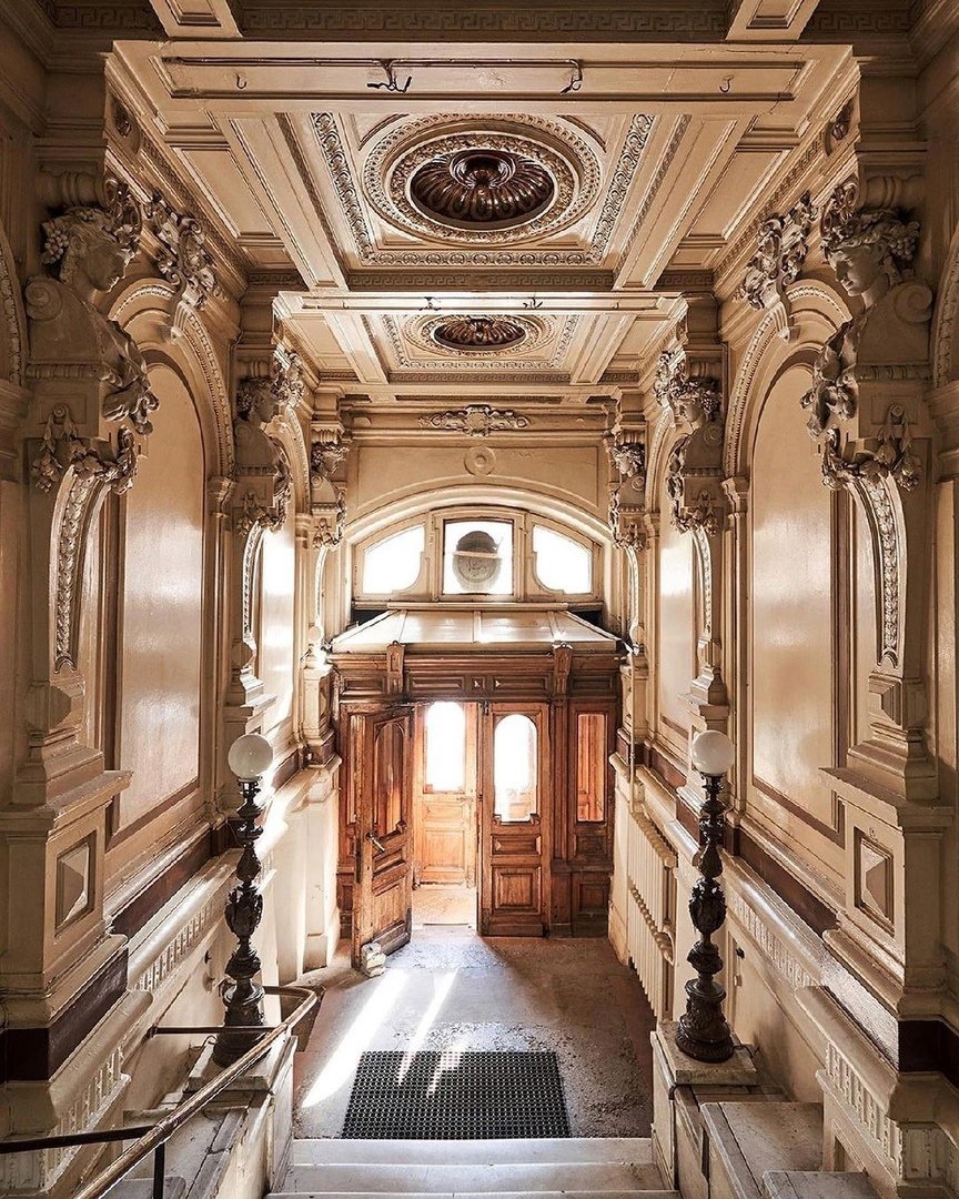 Парадные Санкт-Петербурга