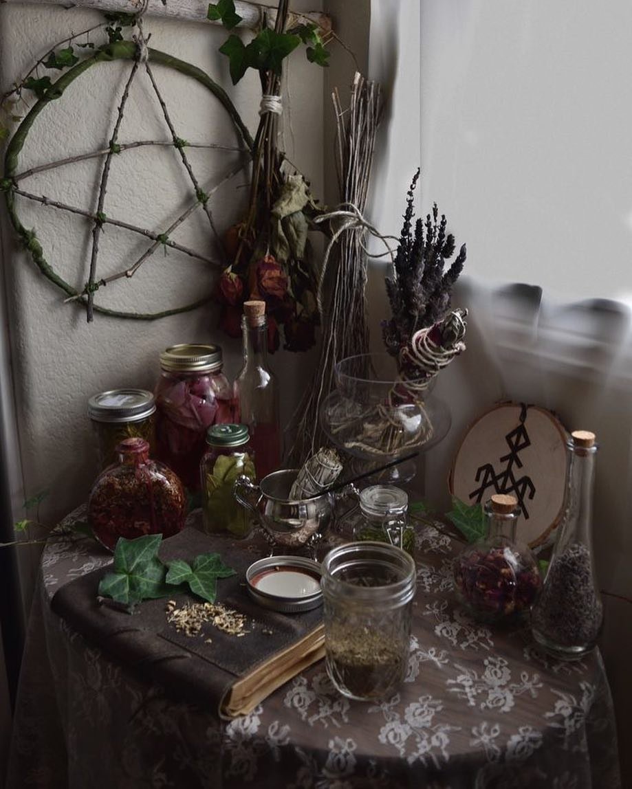 Алтарь викканской ведьмы