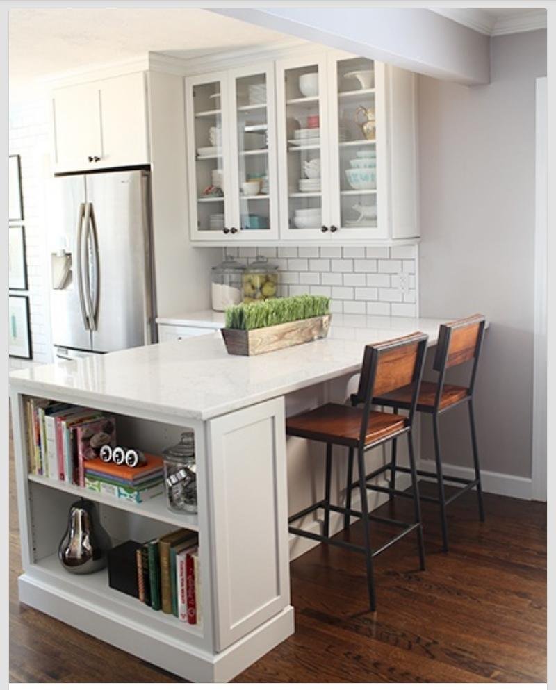 Кухонный остров с полками