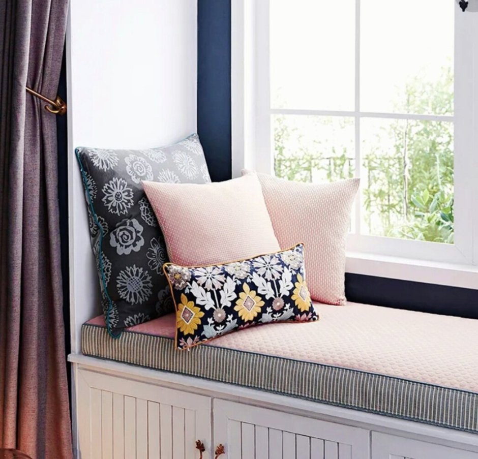 Подушка сидушка на подоконник