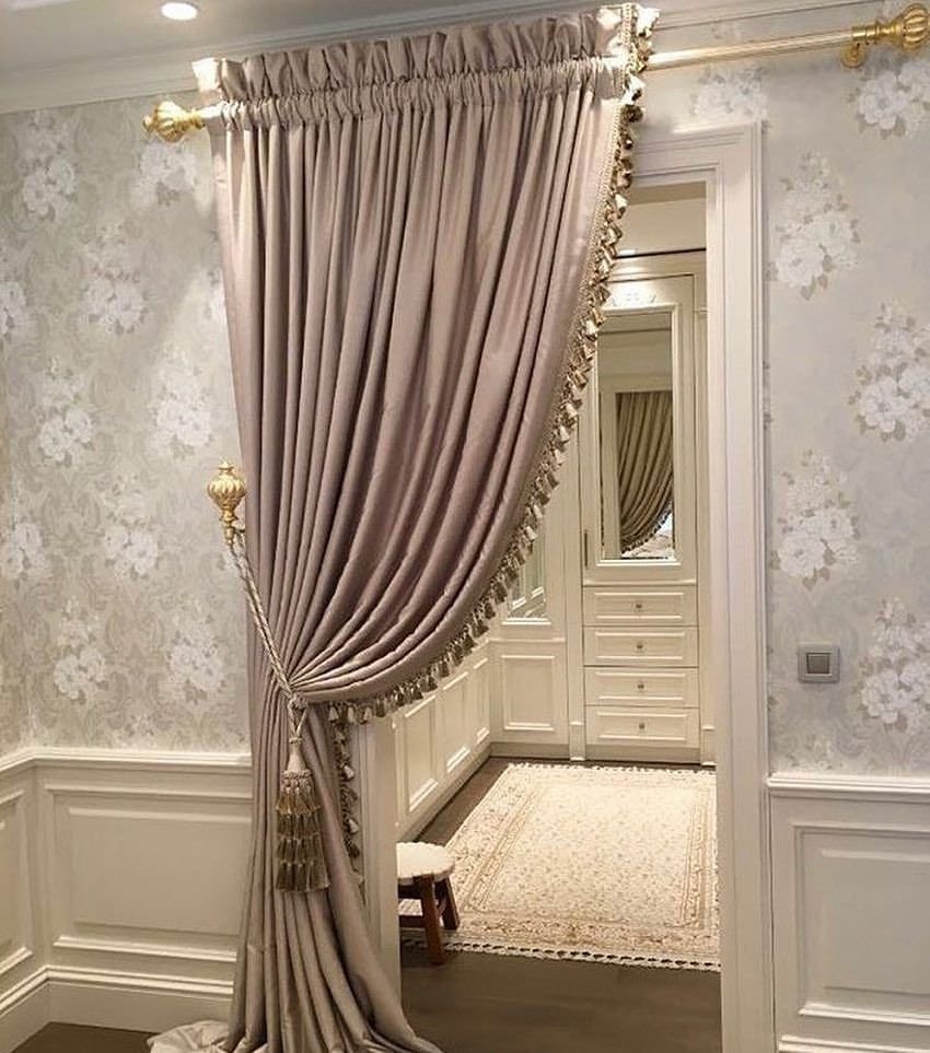 Шторы в интерьере гостиной