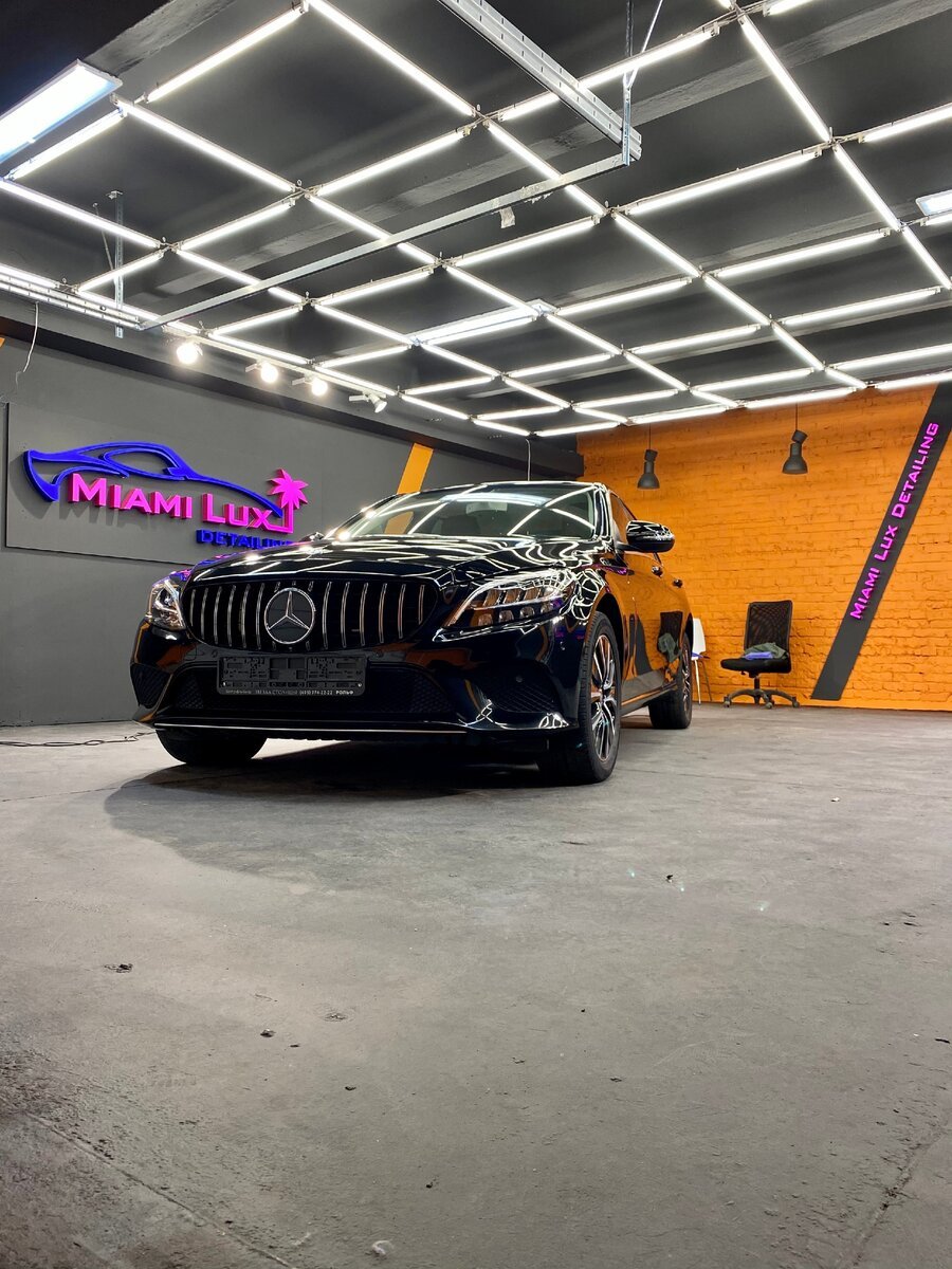 Освещение в детейлинг студии