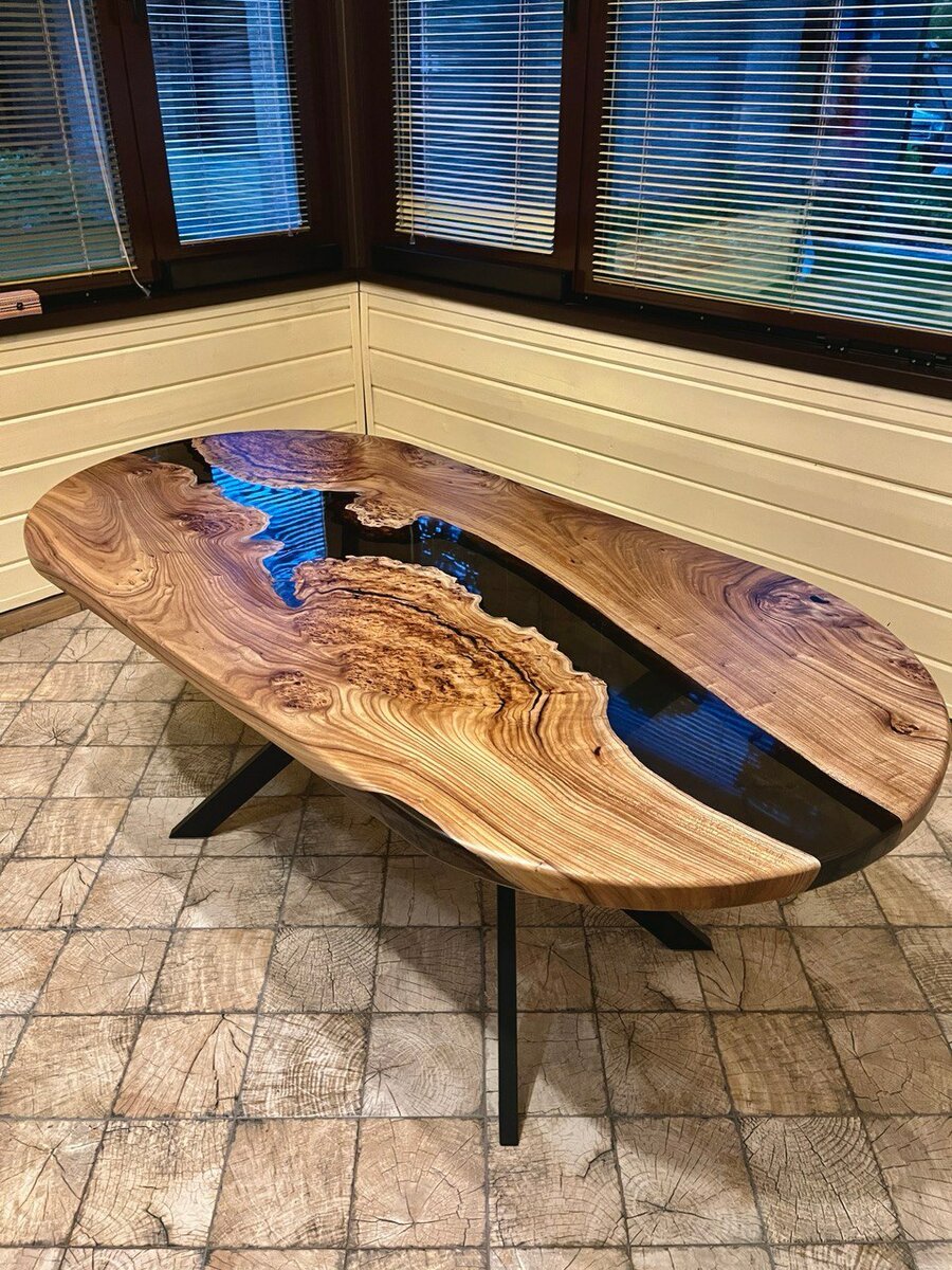 Столы из эпоксидной смолы фото