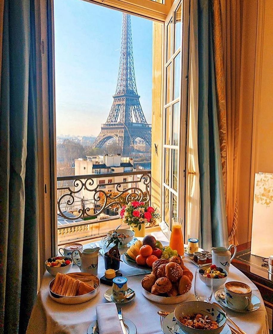 Окно в Париж Гуляев