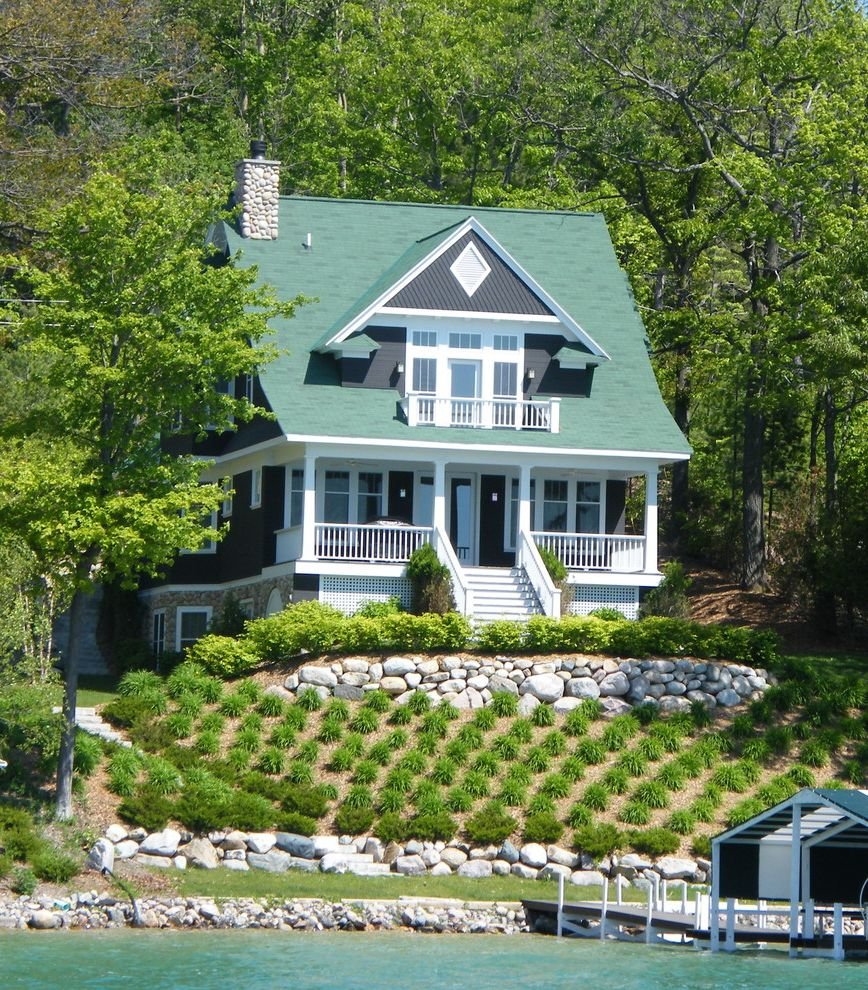 Дом с зеленой крышей