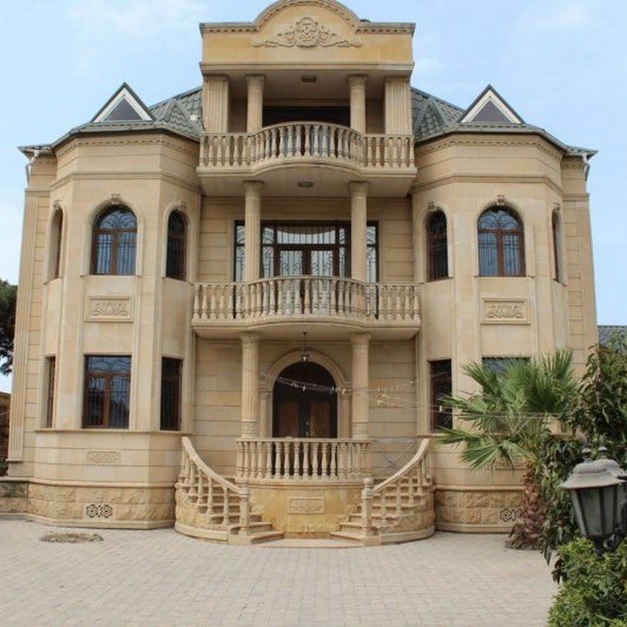 Бутылочный дом в Гяндже Азербайджан