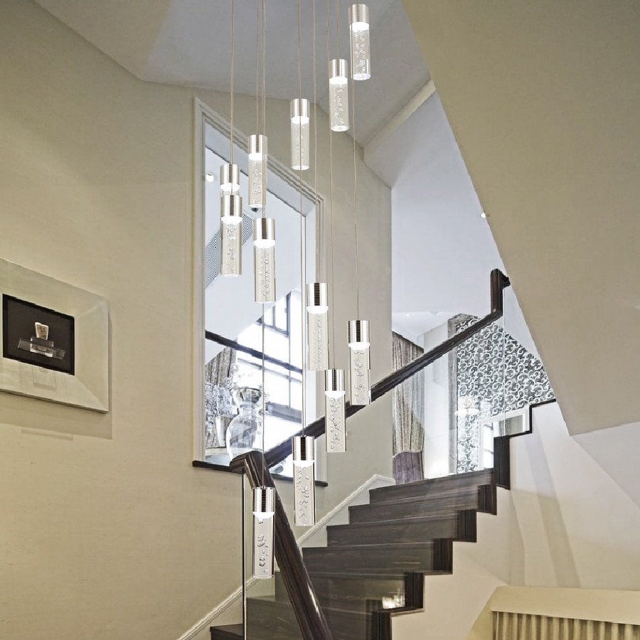 Люстра на лестничный пролет