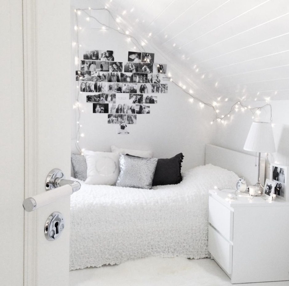 Белая комната для подростка