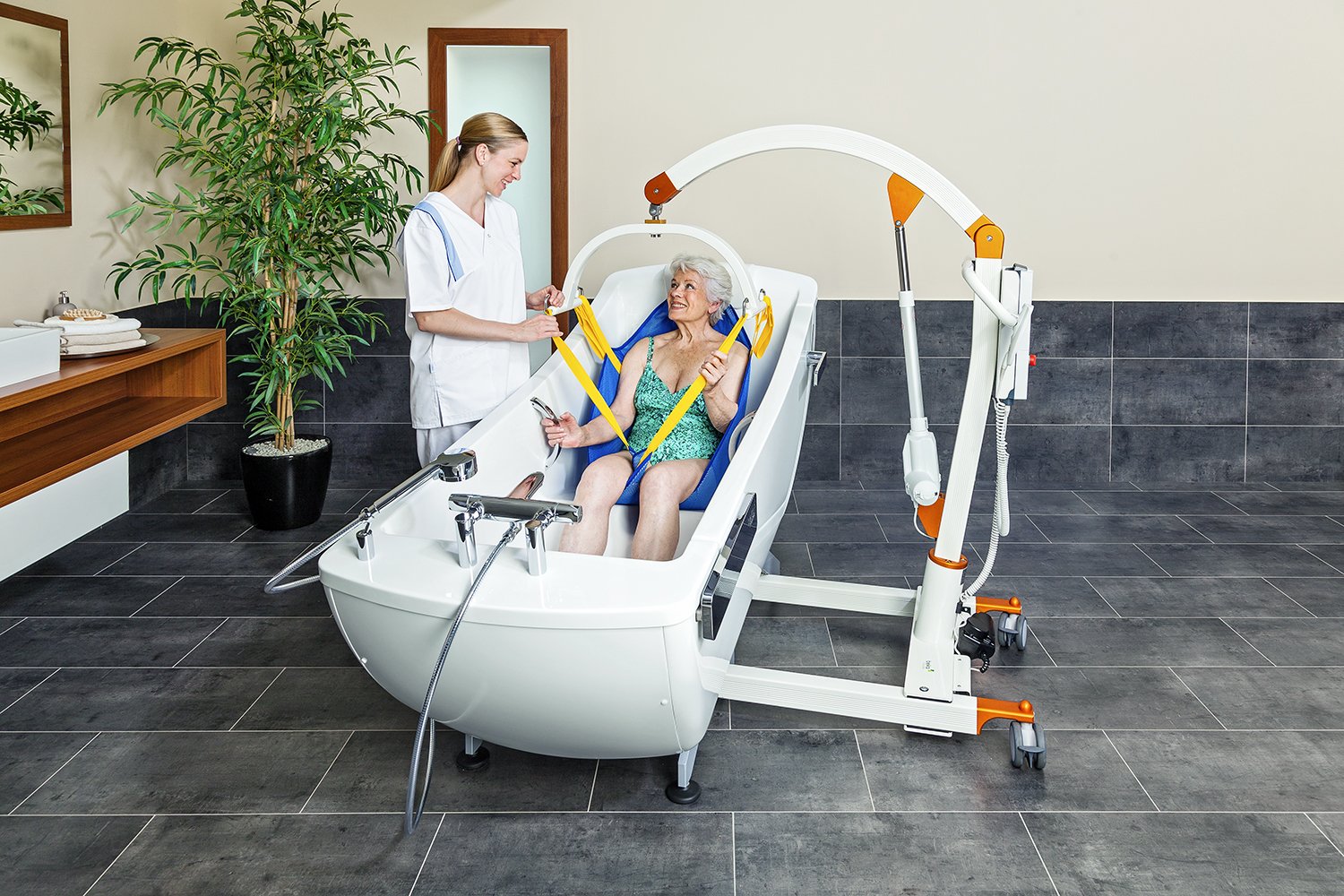 Подъемник для ванны для инвалидов (Beka-Hospitec GMBH, Германия)