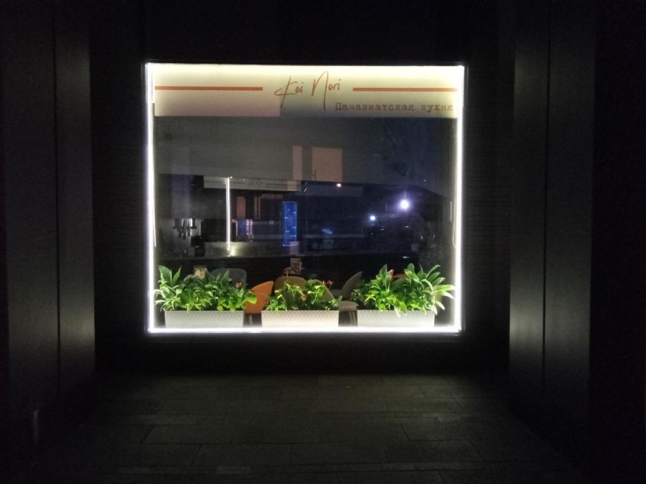 Подсветка окон магазина