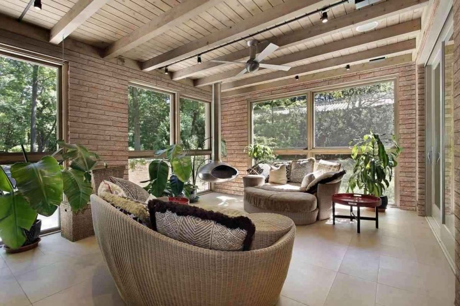 Экологичный дом с зимним садом