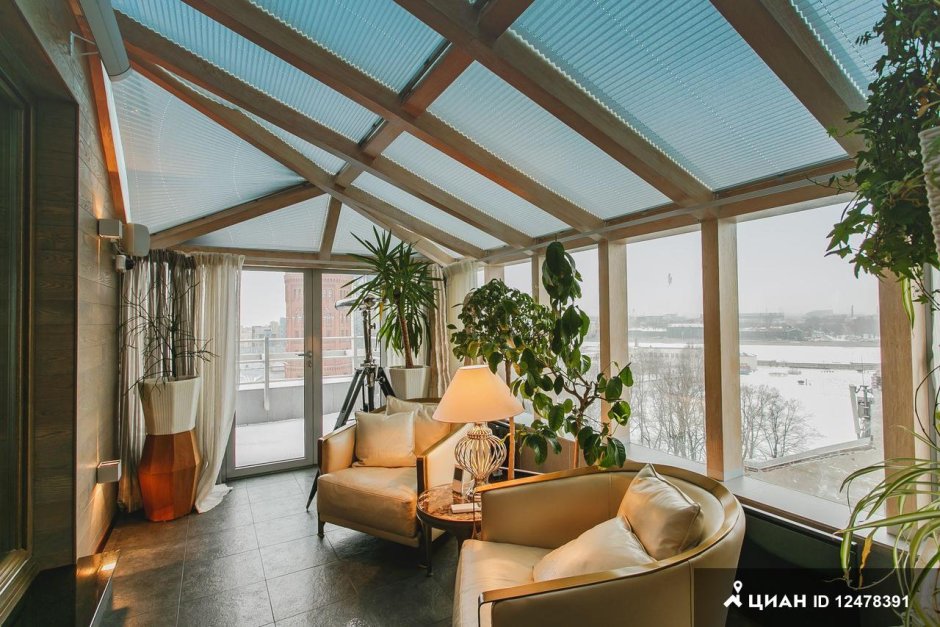 Бассейн со стеклянной крышей