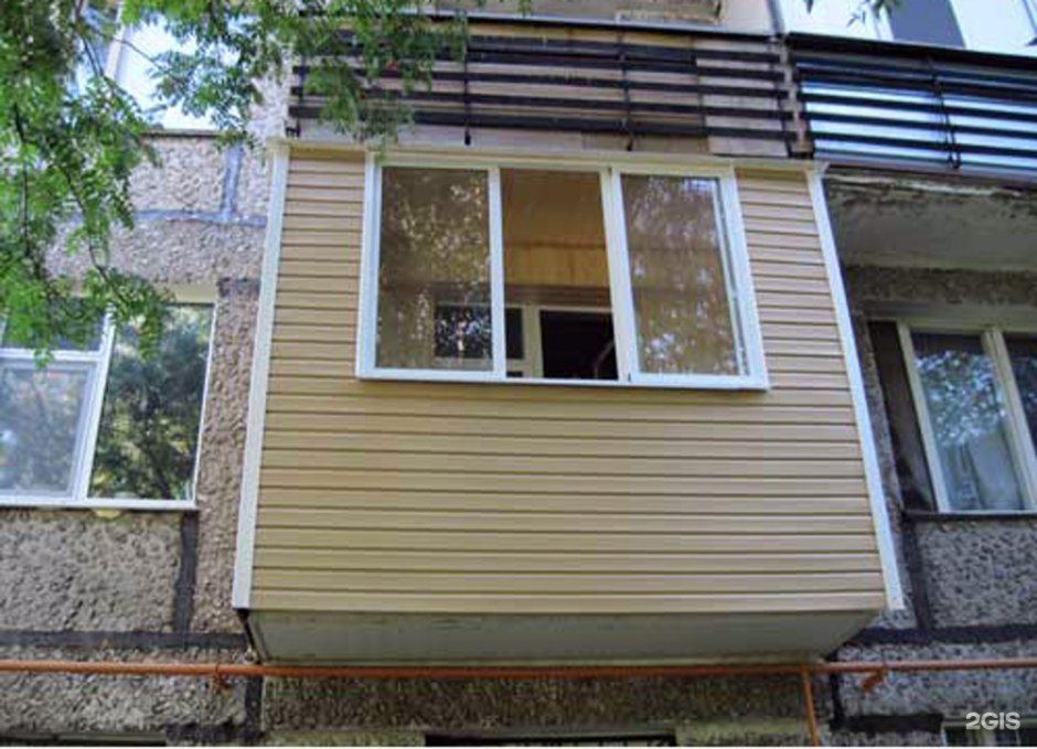 Остекление балконов сайдингом