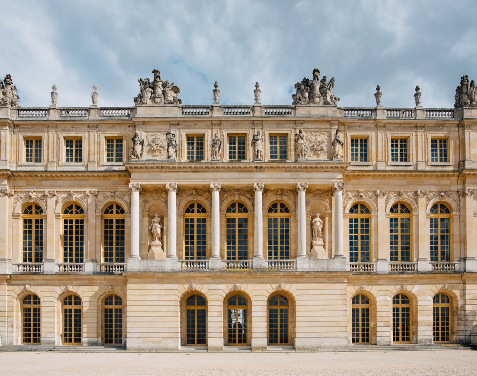 Фасад Версальского дворца Франция