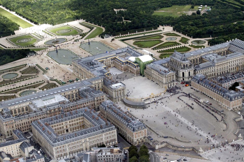 Версальский дворец в Париже вид сверху