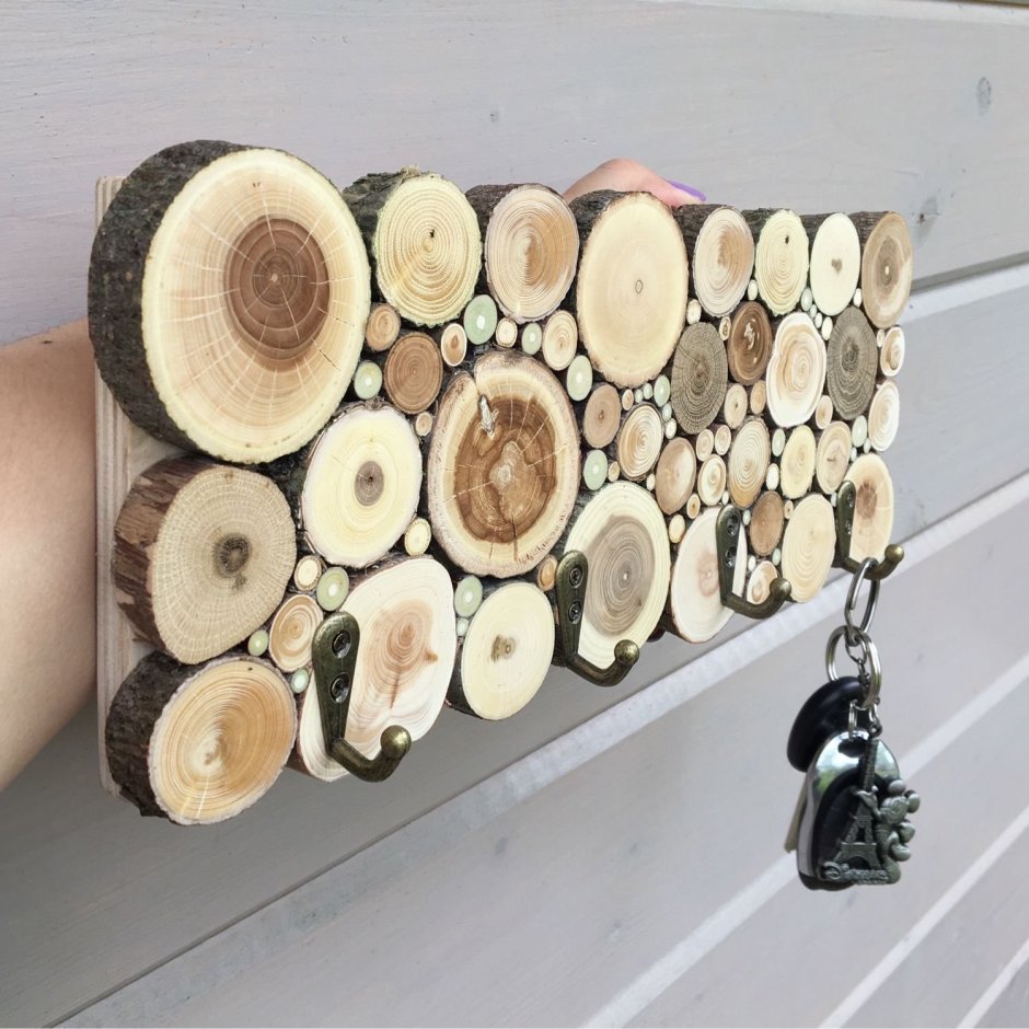 Ключница из спилов дерева