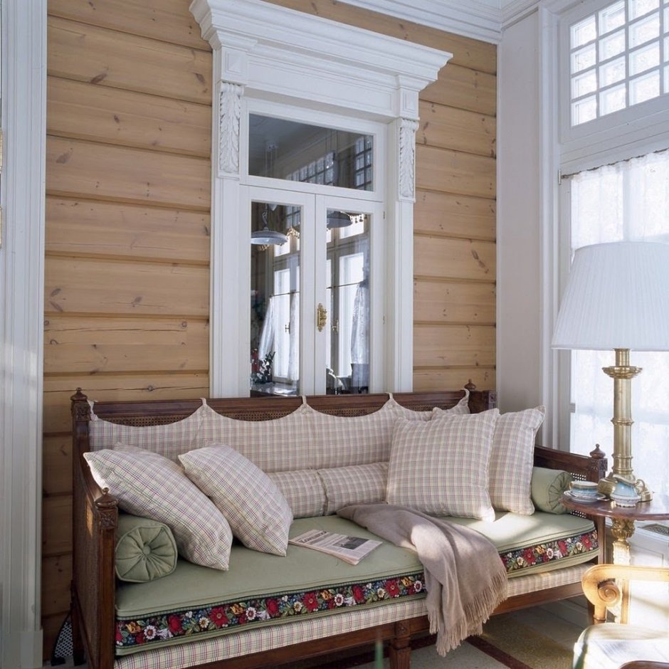 Интерьер в стиле русская усадьба в бревенчатом доме