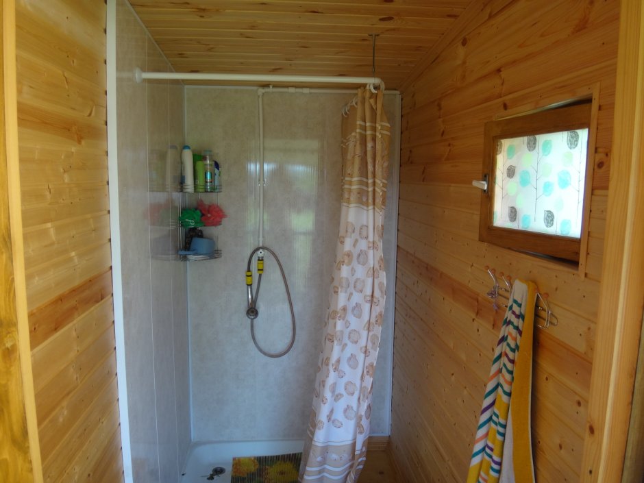 Душевые кабины для дачи